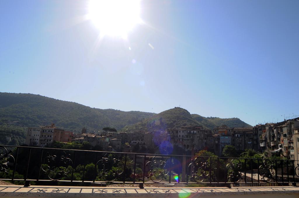 La Dimora Del Ghibellino Βίλα Τίβολι Δωμάτιο φωτογραφία